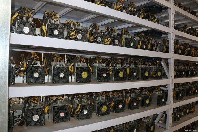 比特币暴挖矿(比特币矿场挖矿视频)